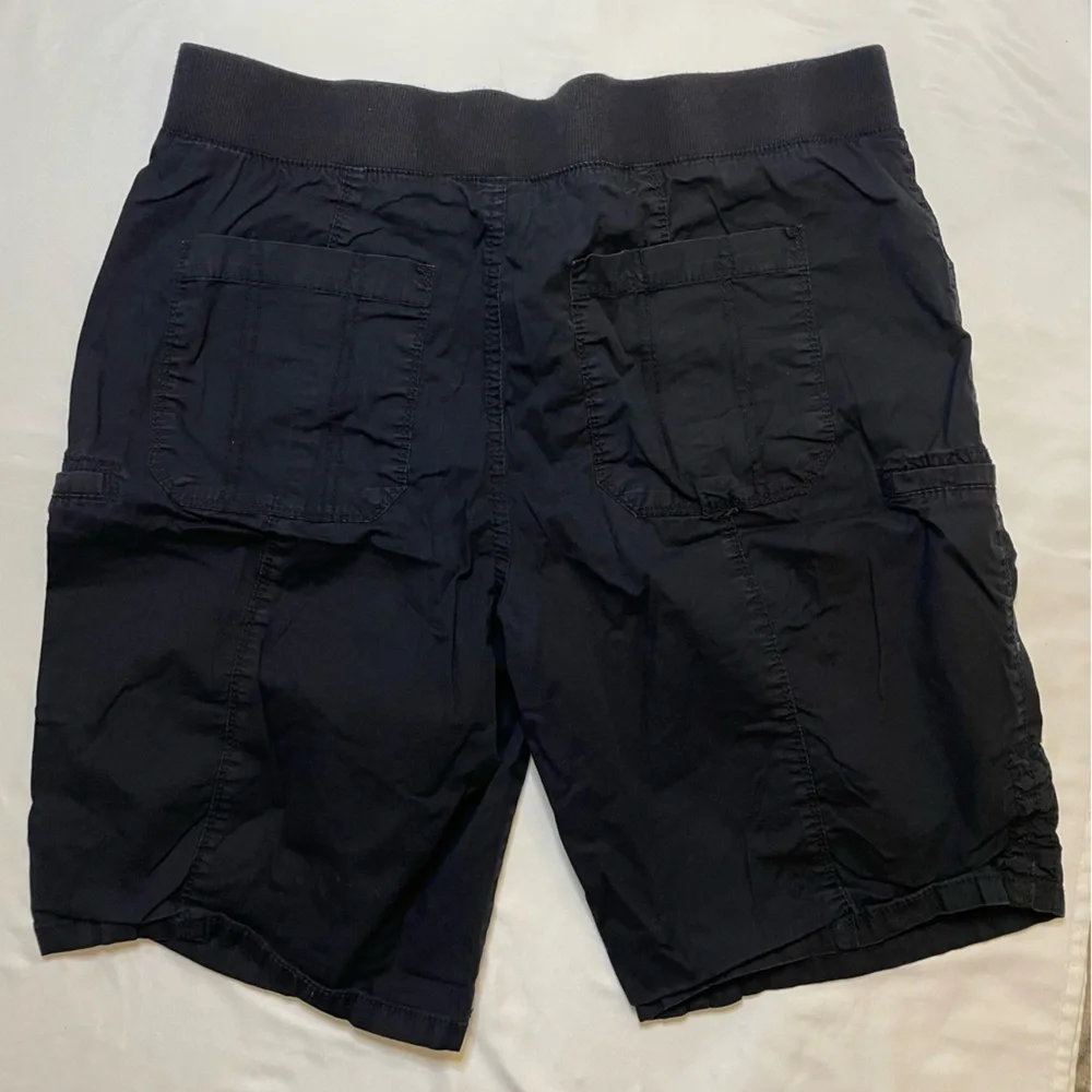 Indigo size 8 navy blue Bermuda shorts - Picture 3 of 5